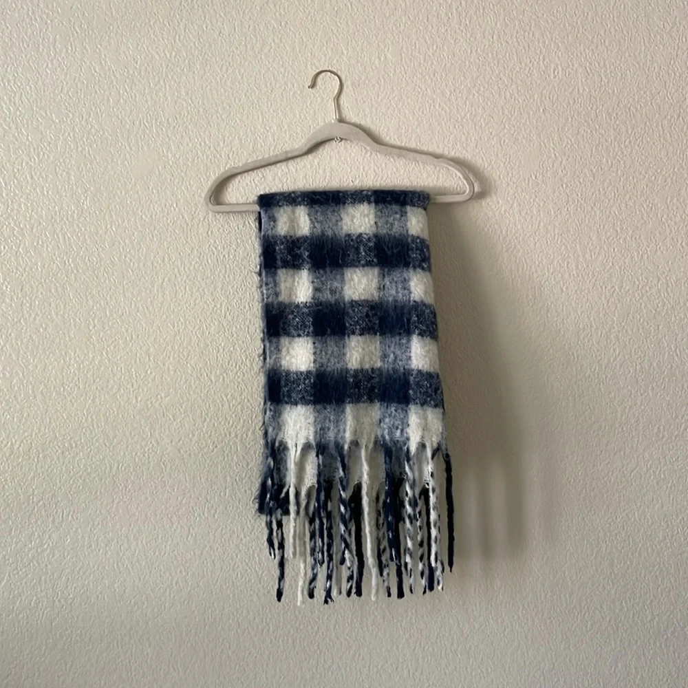 aerie furry distressed